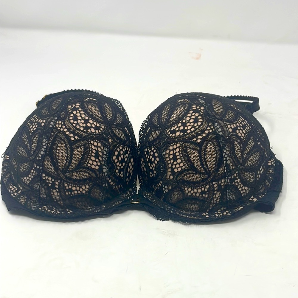 Victoria’s Secret Elegant Black Lace Bra Size 34C Excellent Condition